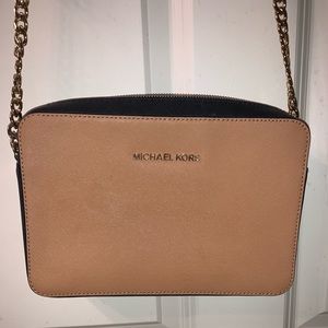 Michael Kors Jet Set Crossbody bag